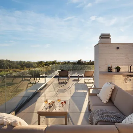 Brand New S58 With Heated Pool Villa Poreč