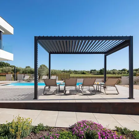 Villa Brand New S58 With Heated Pool Porec