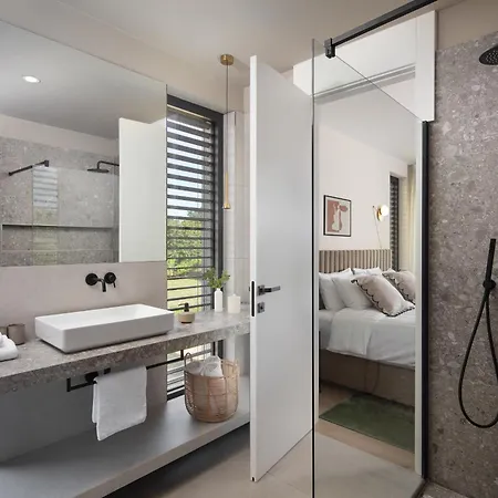 Brand New S58 With Heated Pool