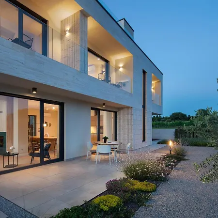 Villa Brand New S58 With Heated Pool Porec