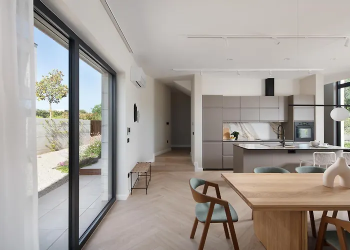 Brand New S58 With Heated Pool