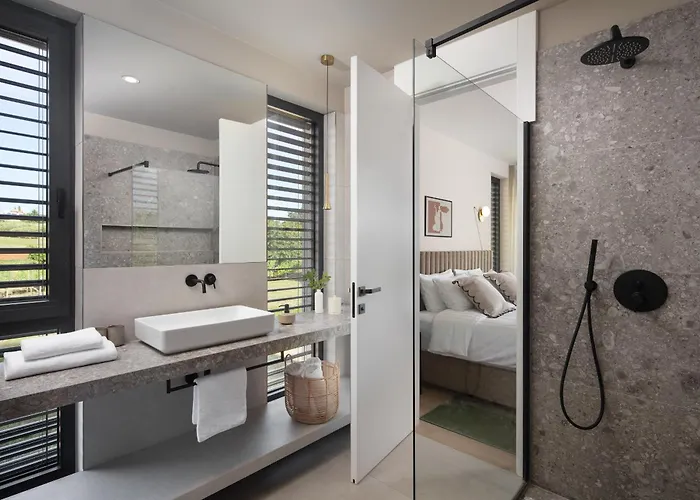 Brand New S58 With Heated Pool