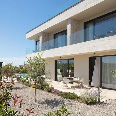 Villa Brand New S58 With Heated Pool Poreč