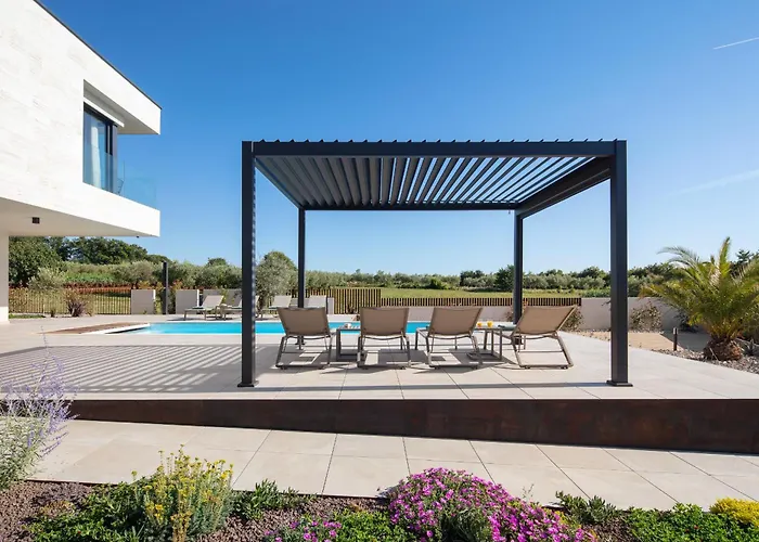 Villa Brand New S58 With Heated Pool Poreč